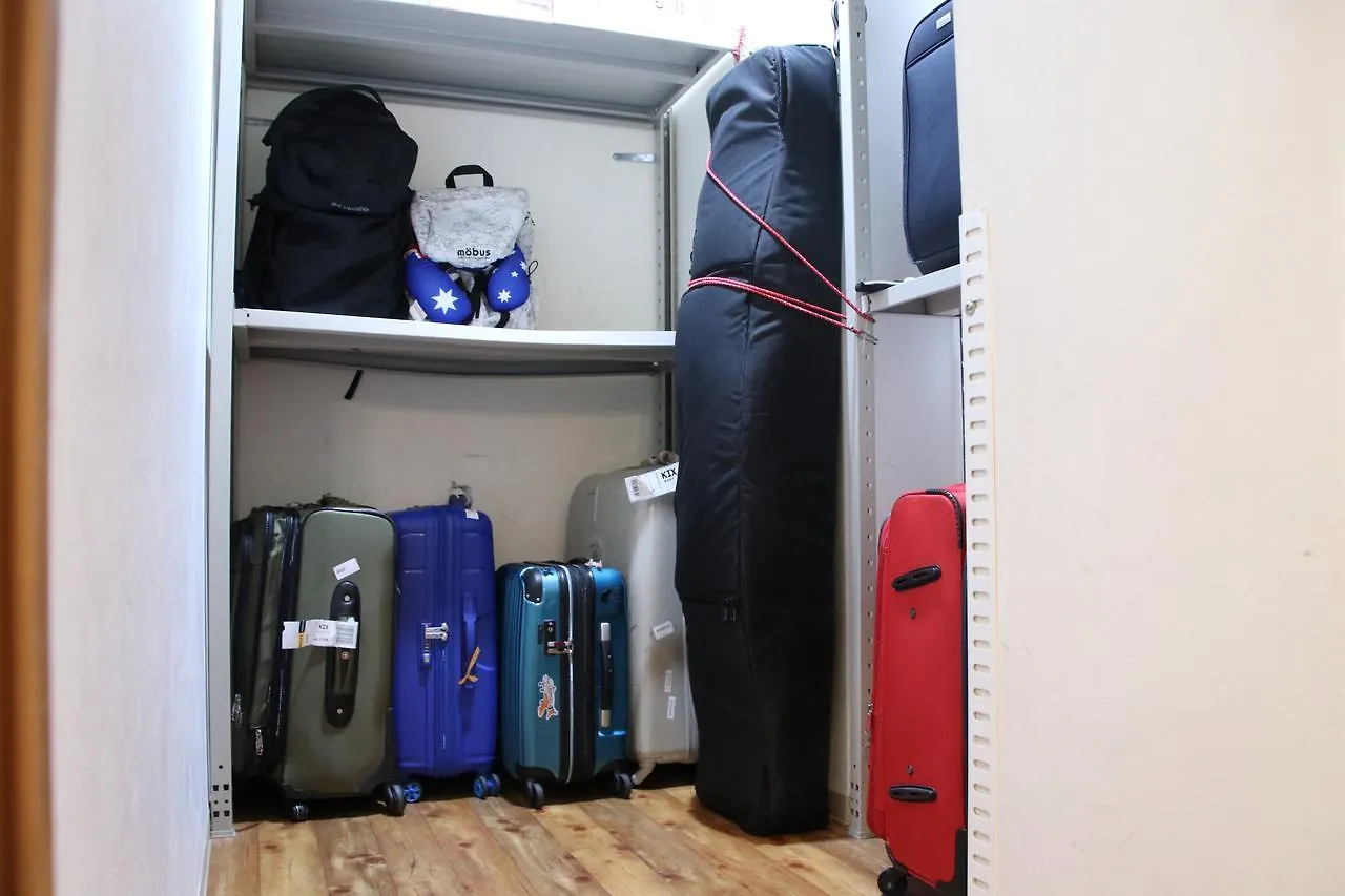 J-Hoppers Osaka Guesthouse Japan