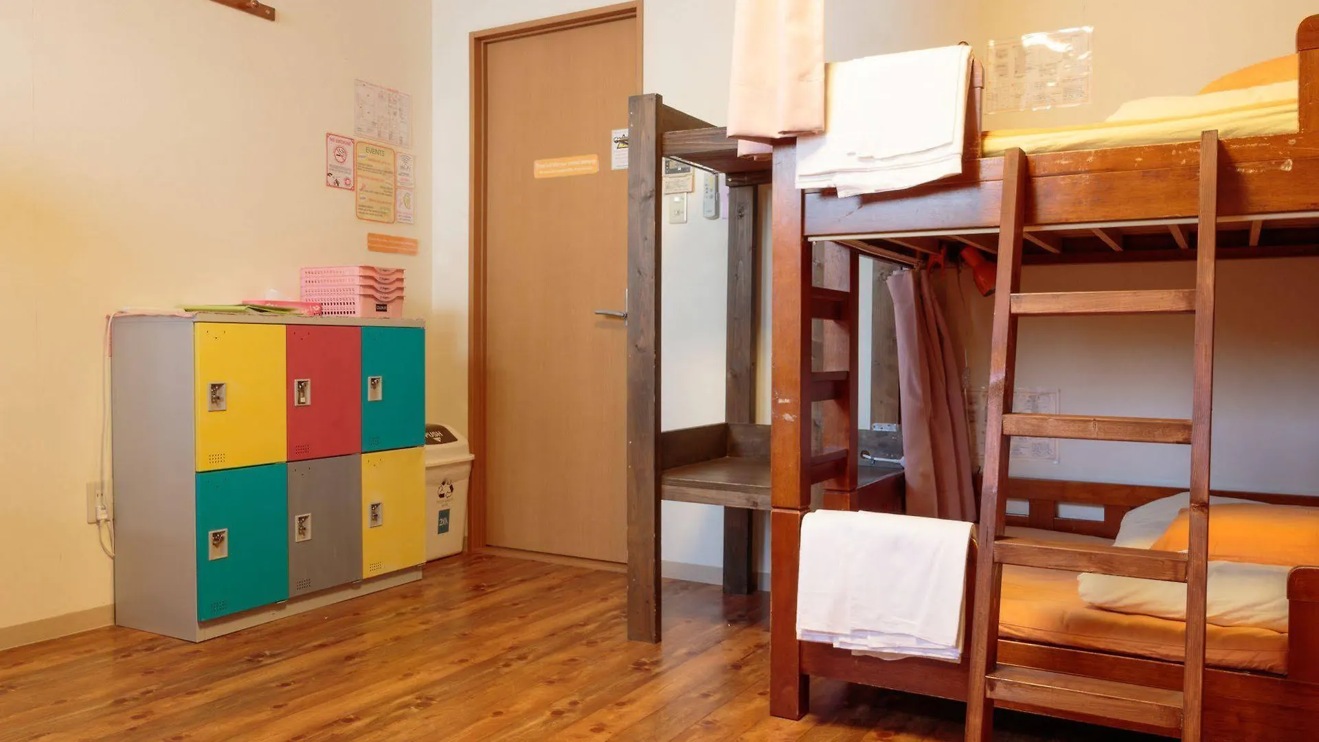 Hostel J-Hoppers Osaka Guesthouse